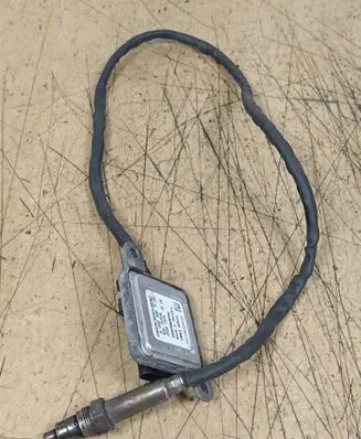 Mercedes-Benz ML W166 Lambda probe sensor A0009057100