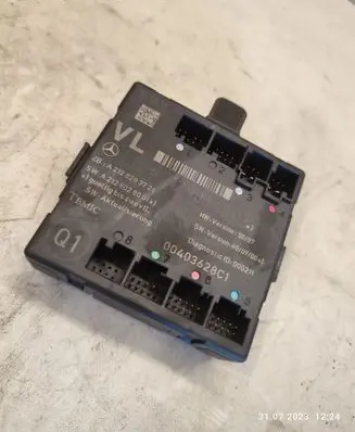 Mercedes-Benz C W204 Door central lock control unit/module A2128203726