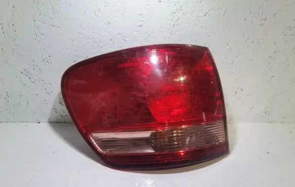 Toyota Avensis Verso Rear/tail lights