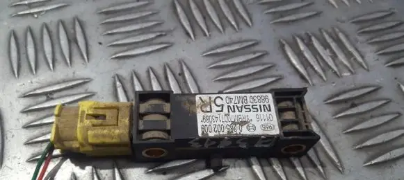 Nissan Almera N16 Airbag deployment crash/impact sensor 0285002009 98830BM740