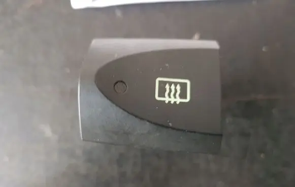 Hyundai Santa Fe Windscreen/window heater switch 