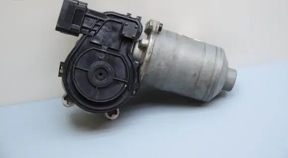 KIA Sportage Front wiper linkage and motor