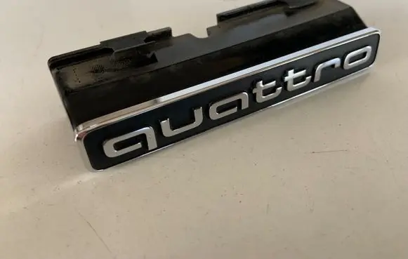 Audi Q3 8U Other badges/marks 8U0853736B