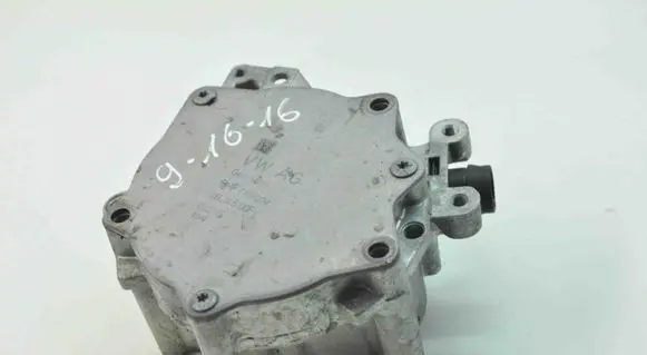 Audi A1 Vacuum pump 06L145100F