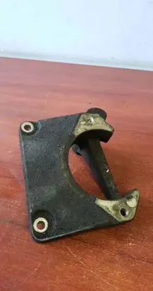 BMW 5 E60 E61 Engine mounting bracket 6761117
