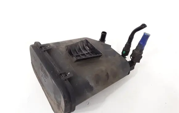 Volkswagen Golf V Active carbon filter fuel vapour canister 