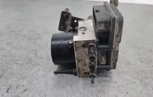 Volkswagen Polo IV 9N3 ABS Pump