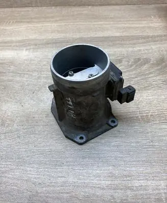 Audi A4 S4 B5 8D Mass air flow meter 037906461B