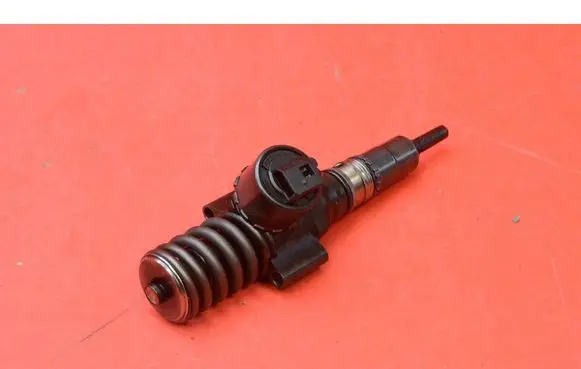Skoda Octavia Mk2 (1Z) Fuel injector 03G130073G