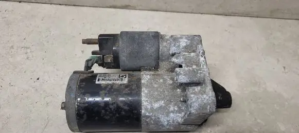 Peugeot 208 Starter motor 9663528880 M000T22471
