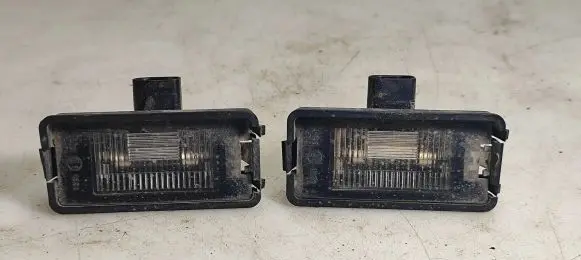 Seat Altea Number plate light 5P0943021 4632