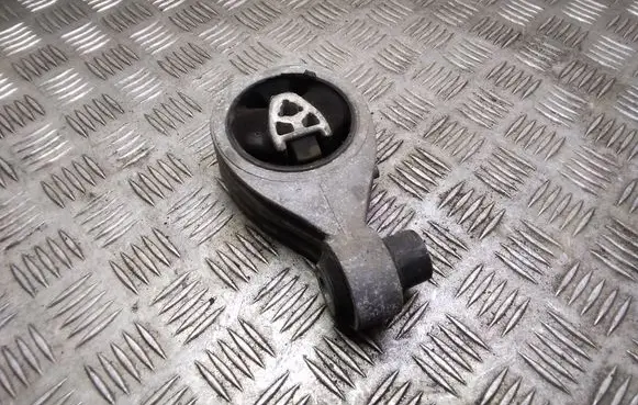 Engine mount bracket