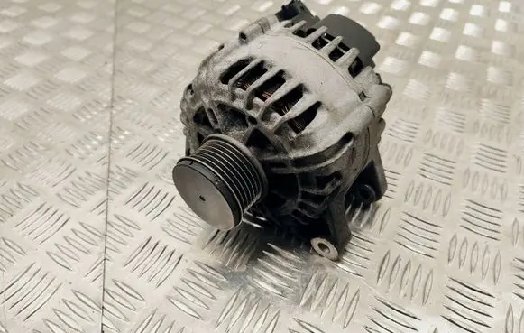 Peugeot 308 Generator/alternator 9670899580 TG12C106 2610711B