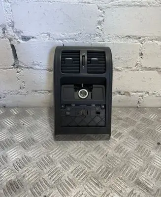 Rear air vent grill