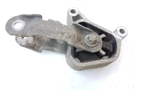 Mercedes-Benz V Class W447 Engine mount bracket A4472400010
