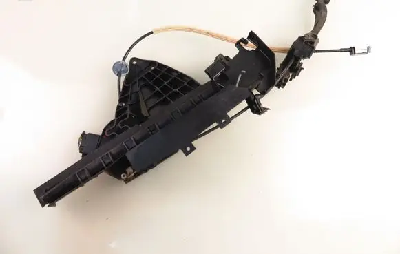 Ford C-MAX I Front door lock 3M5AR21813ET