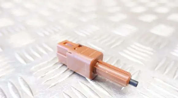 Nissan Leaf II (ZE1) Brake pedal sensor switch 