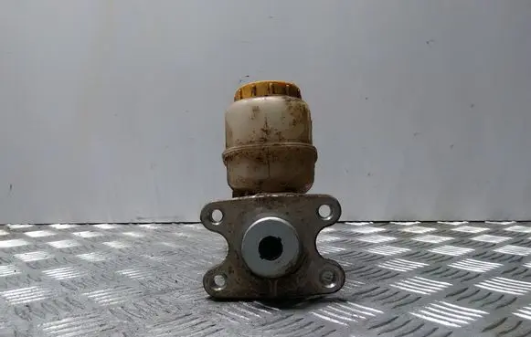 Master brake cylinder