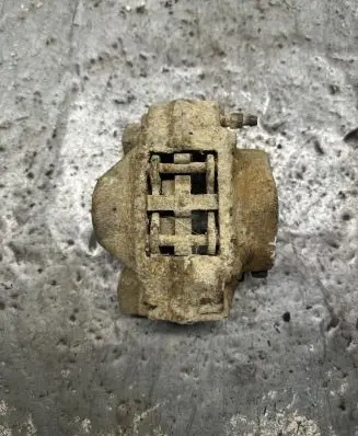 Opel Vectra B Rear brake caliper