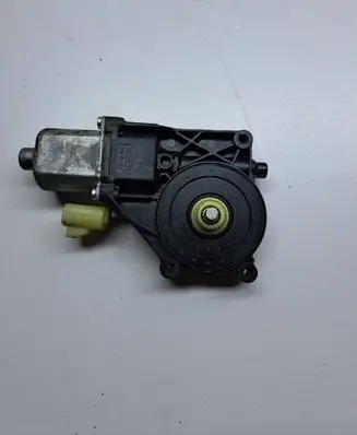 Chevrolet Cruze Front door window regulator motor