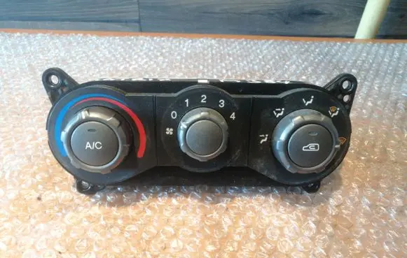 Hyundai Matrix Climate control unit 9725017