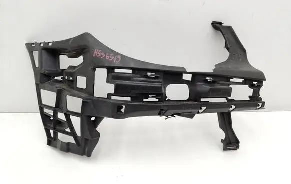 Mercedes-Benz E W211 Front bumper mounting bracket A2118800452