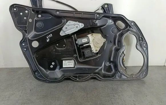 Volkswagen PASSAT B6 Front door window regulator with motor 