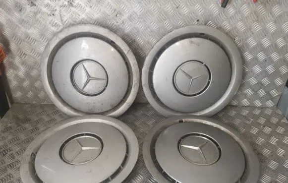 Mercedes-Benz 190 W201 R15 wheel hub/cap/trim 2014010424