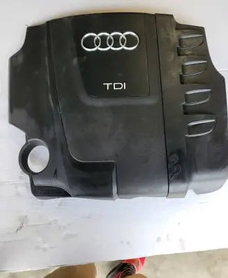 Engine cover (trim)