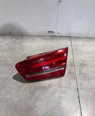 Tailgate rear/tail lights