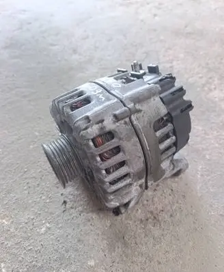 BMW 5 E60 E61 Generator/alternator 7802261