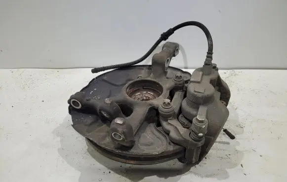 Mercedes-Benz GLK (X204) Front wheel hub