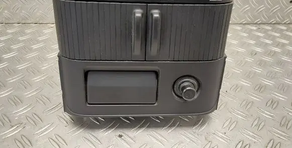 Nissan X-Trail T30 Glove box 68108EQ400