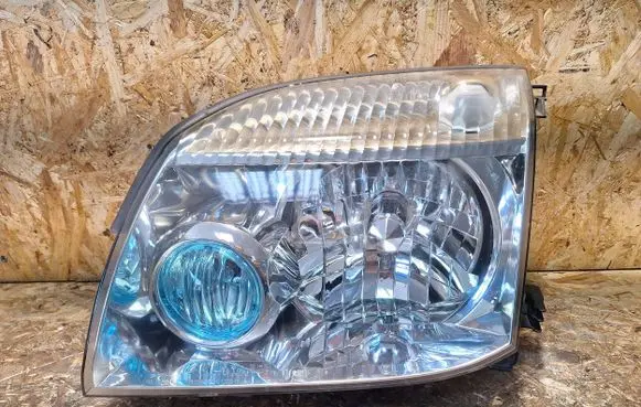 Nissan X-Trail T30 Headlight/headlamp