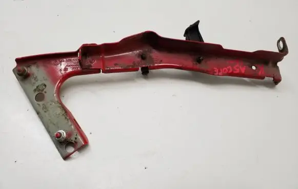 Audi A5 8T 8F Fender mounting bracket 8T0821135C