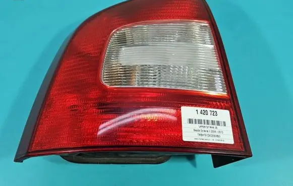 Skoda Octavia Mk2 (1Z) Rear/tail lights IMPRK1420723
