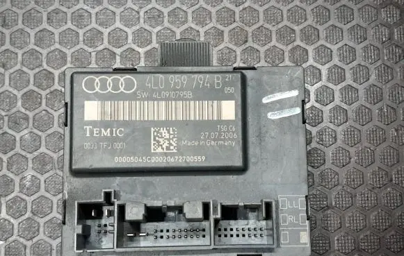 Audi Q7 4L Door control unit/module 4L0959794B 4L0910795B