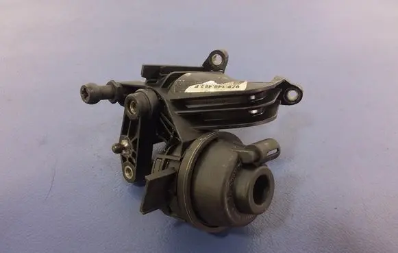 Audi A8 S8 D4 4H Turbo system vacuum part 079145462E