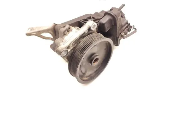 Mercedes-Benz Sprinter W906 Power steering pump A0064667801 7693900525