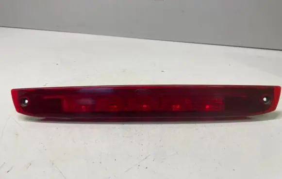 Third/center stoplight