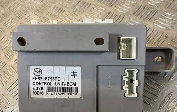 Mazda CX-7 Comfort/convenience module EH6267560E 10D16 K0216