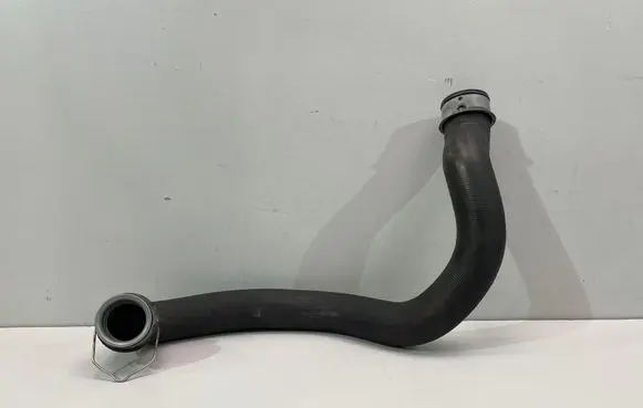 Mercedes-Benz CLS C218 X218 Engine coolant pipe/hose A2045012982