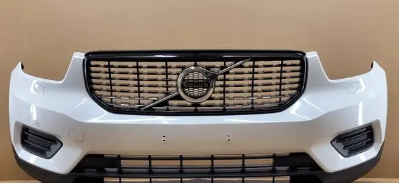 Volvo XC40 Front bumper upper radiator grill