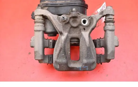 Toyota C-HR I Rear brake caliper 