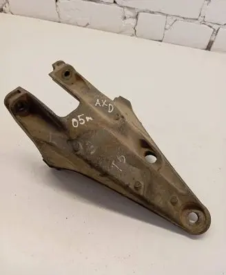 Volkswagen Transporter - Caravelle T5 Engine mounting bracket 0B0199370B