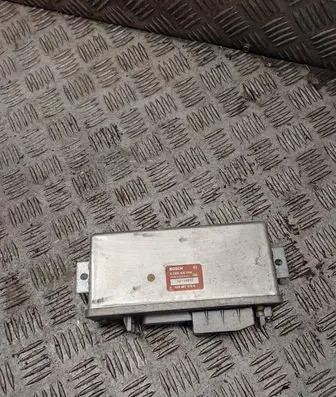 Audi 80 90 S2 B4 ABS control unit/module 4a0907379a
