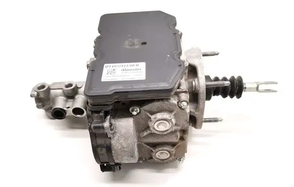 Tesla Model S Master brake cylinder 1037123-00-B