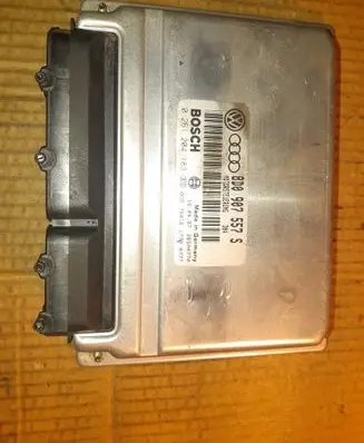 Audi A4 S4 B5 8D Engine control unit/module 8D0907557S D04 0261204183