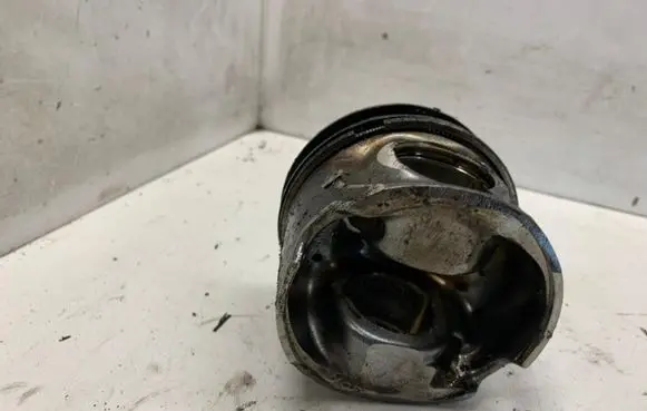 Piston