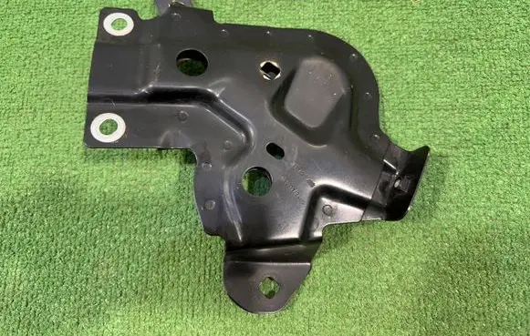 Audi e-tron Fender mounting bracket 4KE821468